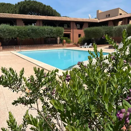 St Cyprien Golf Avec Terrasse Et Piscine Apartment *