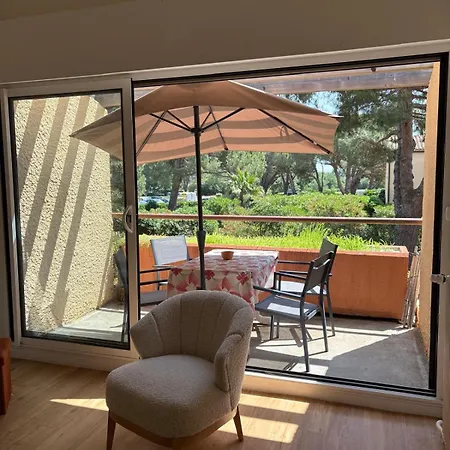 St Cyprien Golf Avec Terrasse Et Piscine Appartamento