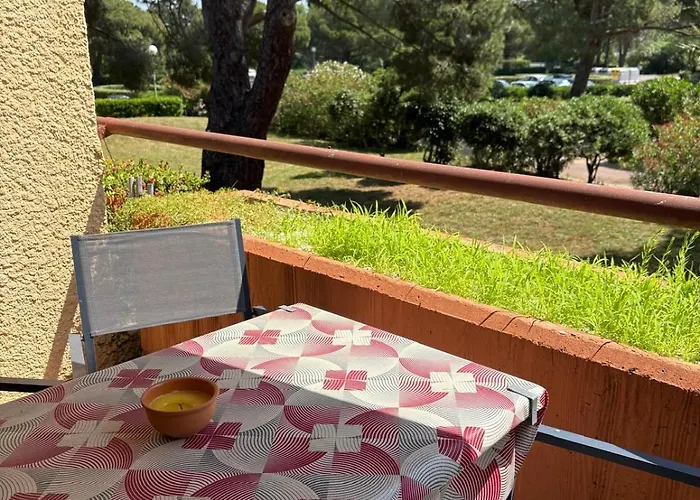 St Cyprien Golf Avec Terrasse Et Piscine Apartmán
